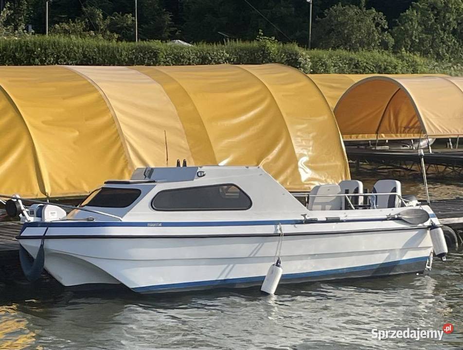 Łódź motorowa kabinowa z silnikiem Wałcz