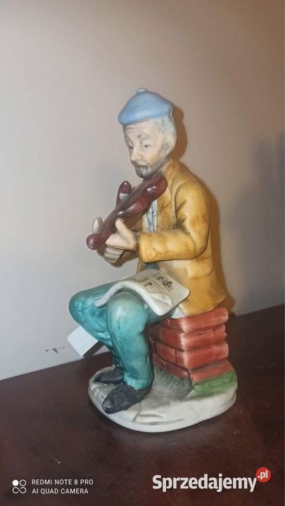 Figurka grajka skrzypce z nutami Piękna figurka pomorskie Gdańsk