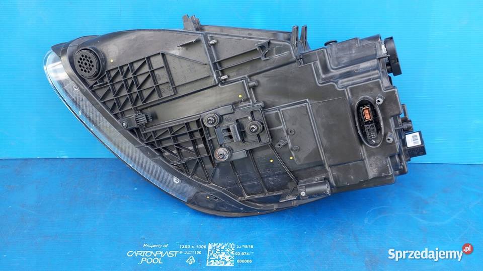 LAMPA REFLEKTOR PRAWY PRZÓD EU 7P5941032BB Lampy przednie wielkopolskie