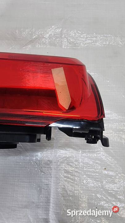 LAMPA PRAWA TYŁ TOYOTA PROACE II OPEL VIVARO C osobowe Lampy przednie