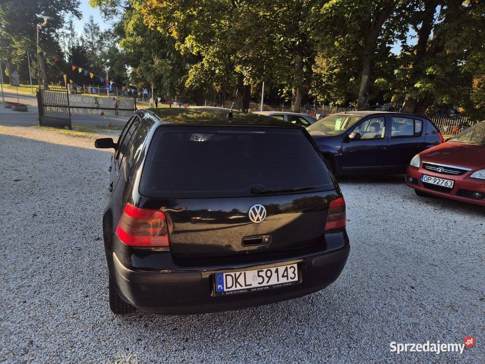Ładny golf 4 nowe zawieszenie przód 16 benzyna z Kłodzko