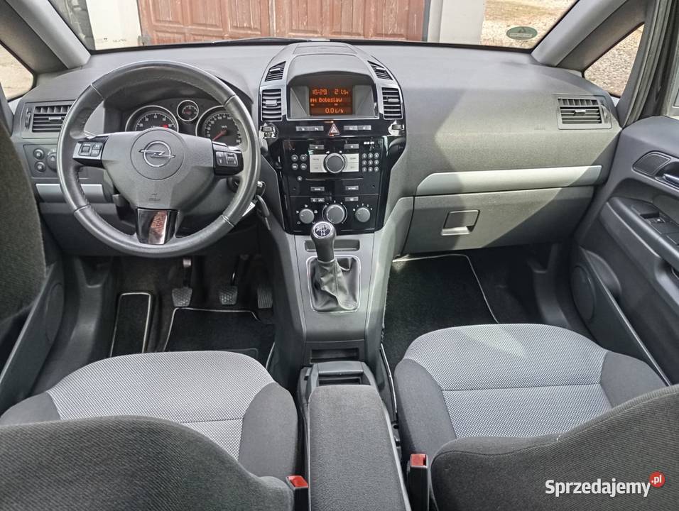 Opel Zafira 2011r 18 Klima 1wł PDC Alu 16 stan wspomaganie kierownicy Opel Polkowice