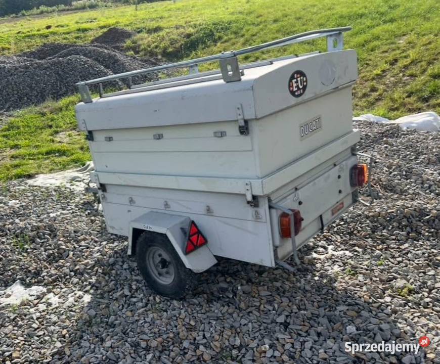 Przyczepka 400 zamykana