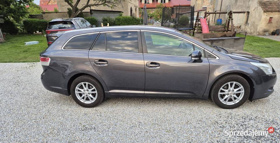 Toyota Avensis kamera navi nieuszkodzony Udanin