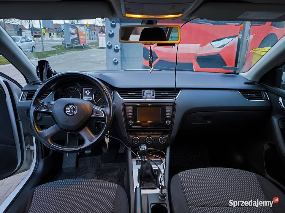 Skoda Octavia III Combi biała 4/5 Legnica