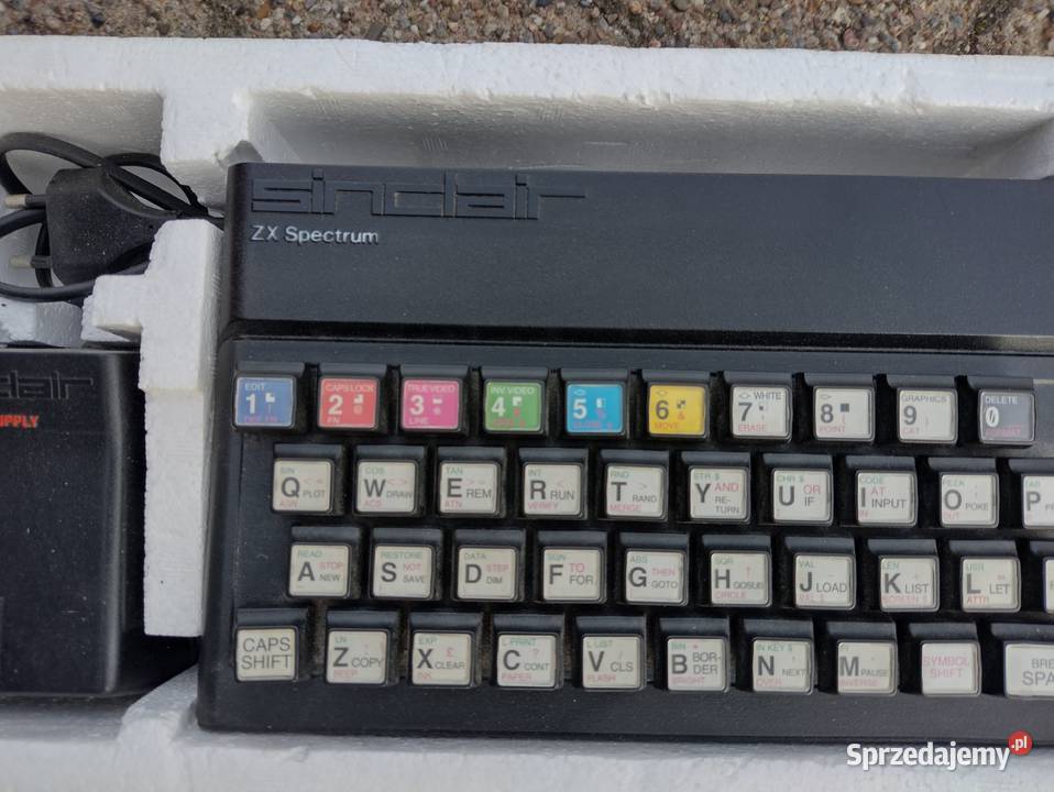 Komputer Spectrum zestaw na zdjęciu