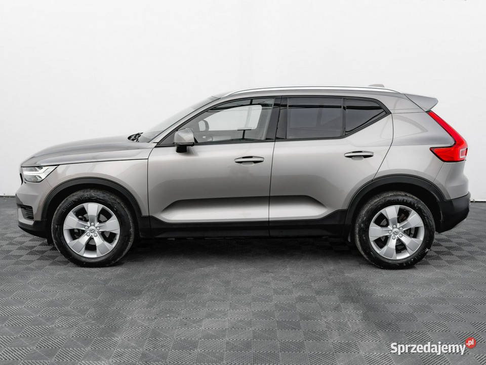 Volvo XC 40 WJ6471KT3 Momentum Pro Podgrzf I nieuszkodzony