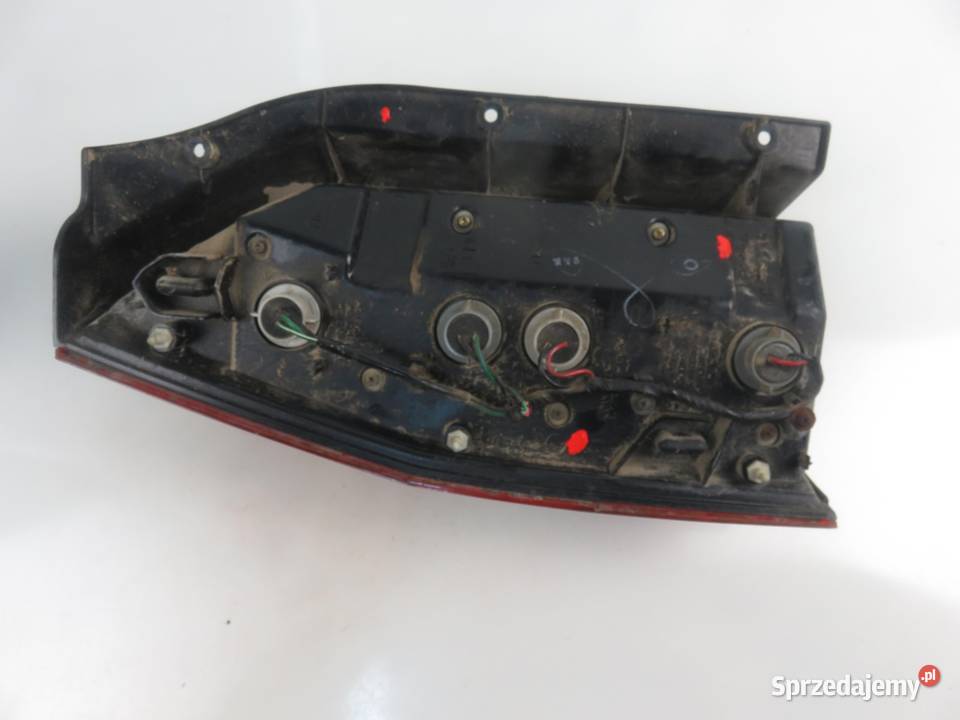 LAMPA PRAWA TYLNA MITSUBISHI SPACE WAGON III osobowe