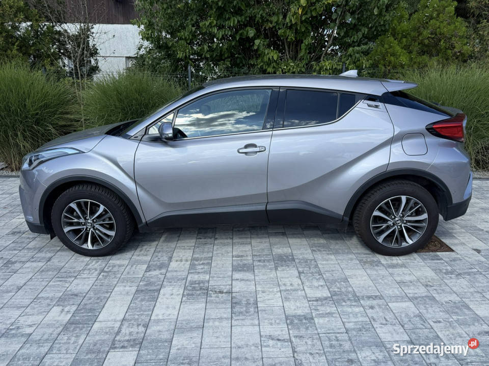 Toyota CHR Hybryda niski przebieg oryginalny garażowany sprzedam