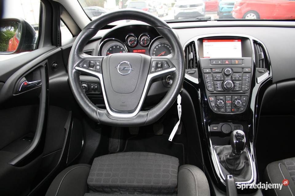 OPEL ASTRA J GTC 14TURBO 2016 benzyna małopolskie Kraków sprzedam