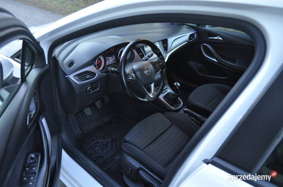 OPEL ASTRA K benzyna bezwypadkowa NAVI garażowany Ostrowiec Świętokrzyski