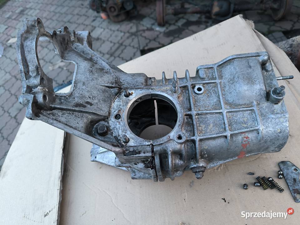 Fiat 126p obudowa skrzyni biegów Stalowa Wola