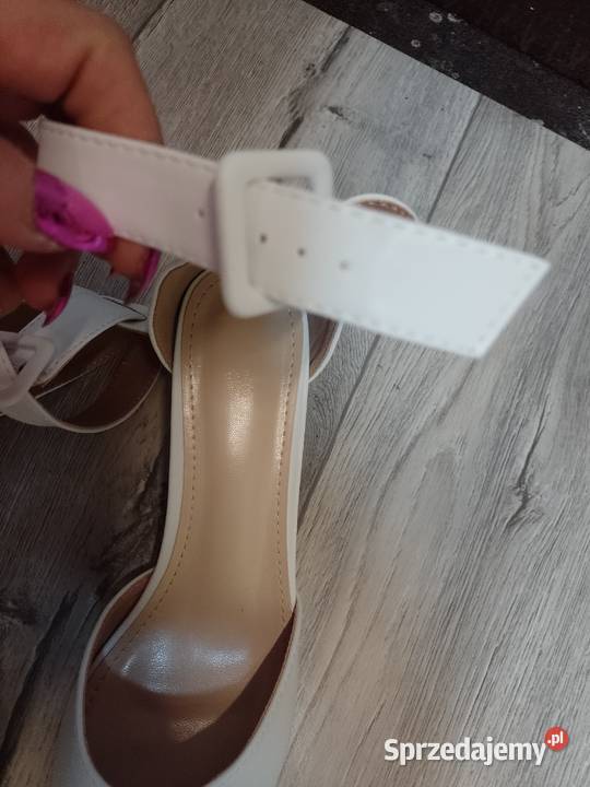 42 Ekskluzywne białe czółenka wieczorowe z Moda i Styl sprzedam