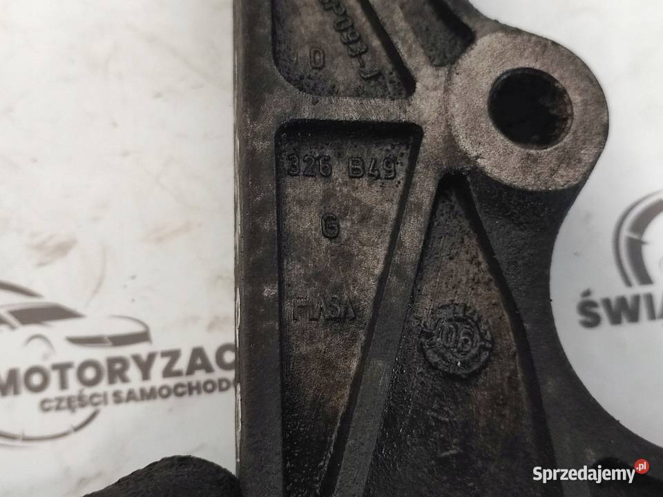 VOLVO C30 07r 25 TURBO B5254T3 220 łapa silnika Kielce