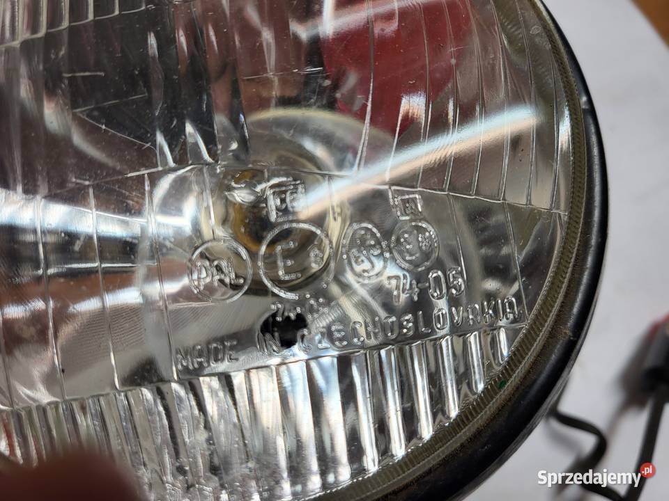 Syrena Skoda Warszawa fabr nowy szperacz Rok produkcji 1988 Lampy przeciwmgielne Chodzież