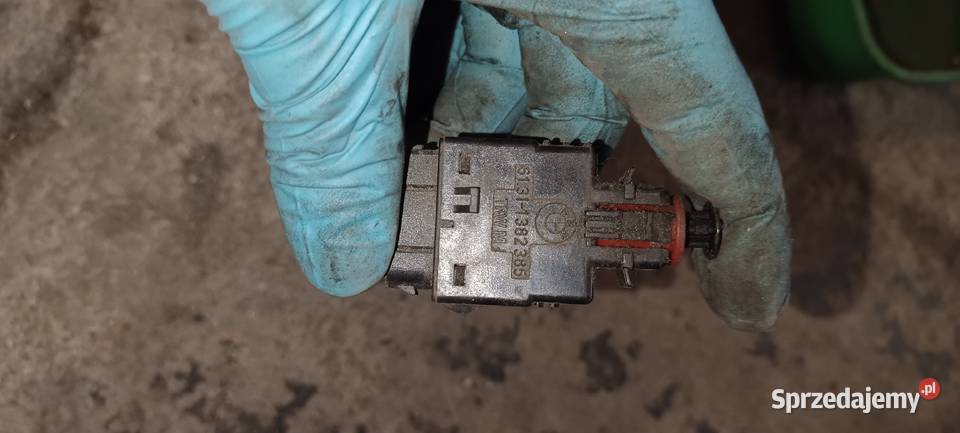 Czujnik włącznik światła stop BMW E36 1 382 385 Piasek