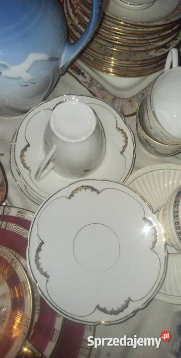 Piękna secesja biało złota Filiżanka Porcelana i szkło