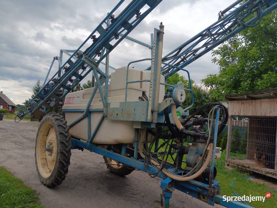Opryskiwacz Evrard 2500litrow 2421m