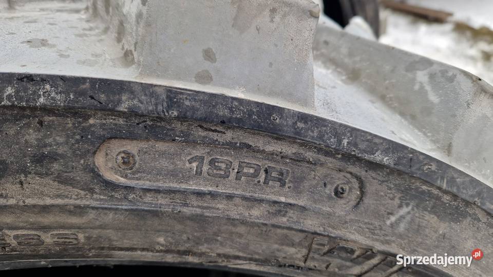 3854528 Camso 18PR Nowe Białe Podnośnik Koszowy nieuszkodzony