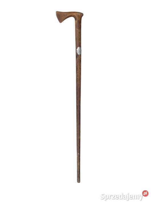 Stara drewniana laska ręcznie rzeźbiona