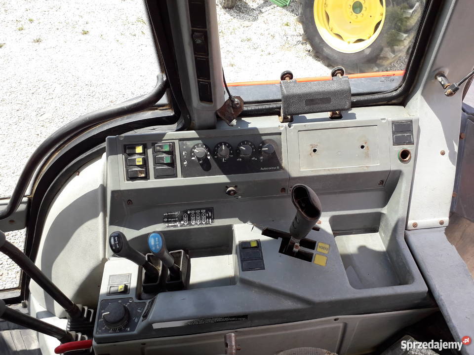 Ciągnik rolniczy Valtra 6250 z ładowaczem OKAZJA nieuszkodzony małopolskie Nowy Sącz