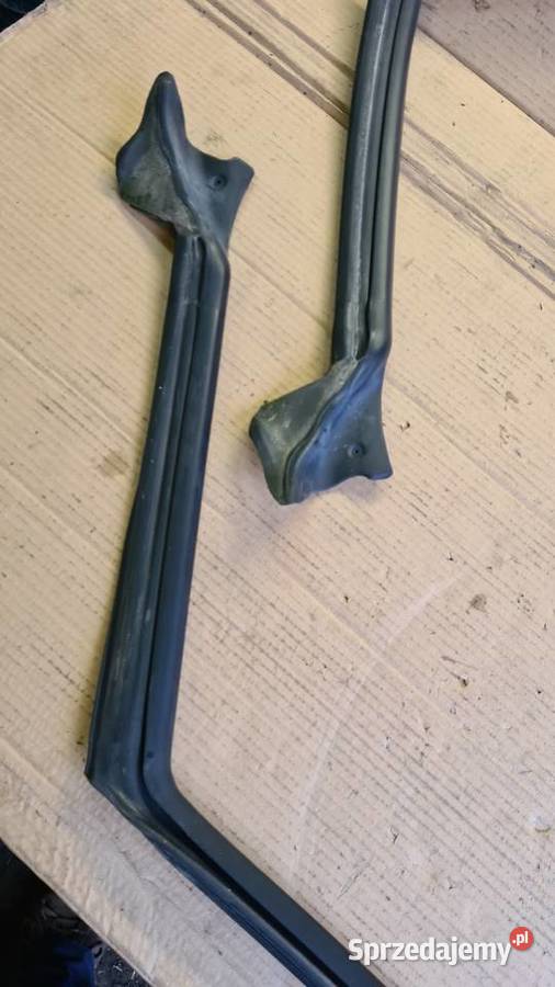 Subaru Legacy 3 BH5 uszczelki szyby ramy drzwi