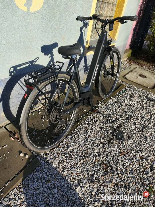 idealny elektryczny CUBE Touring Hybrid 2024 Wrocław