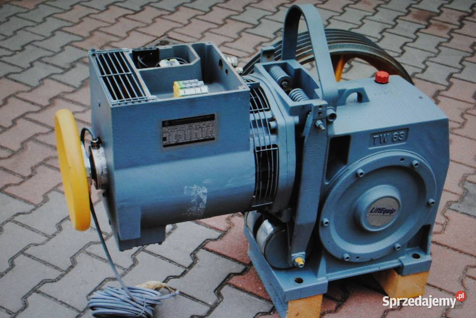 Motoreduktor kątowy 64kw 30obrmin z hamulcem