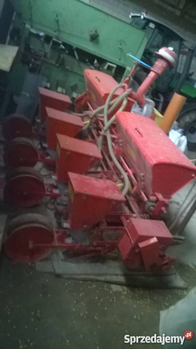 Siewnik do kukurydzy Becker nieuszkodzony Sadzenie/siewniki Sobieszczany