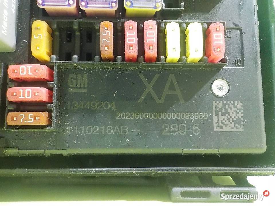 OPEL ZAFIRA C 15r 1116 5D skrzynka bezpiecznikow Suków