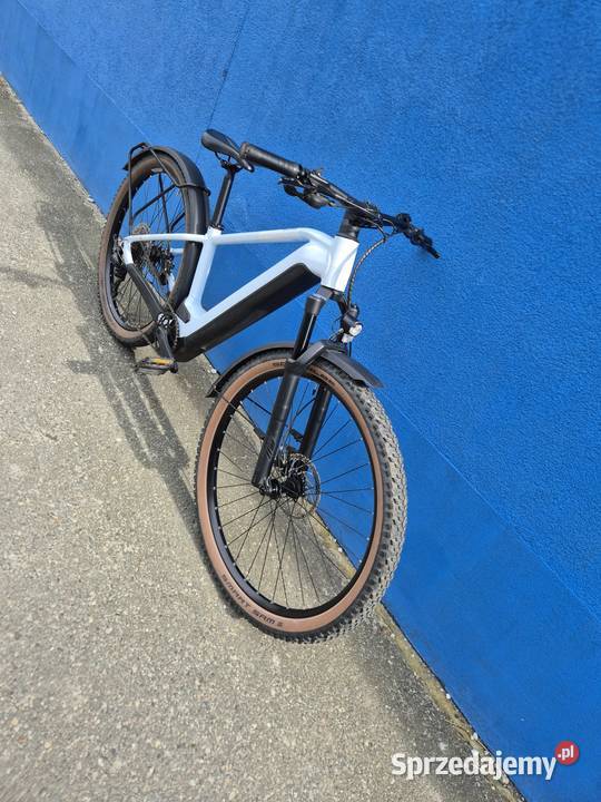 premiumRower elektryczny Cube Reaction Hybrid