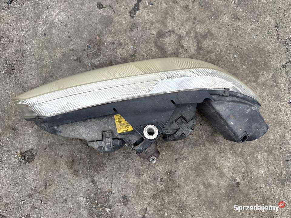 Lampa przód prawa Peugeot 407 osobowe