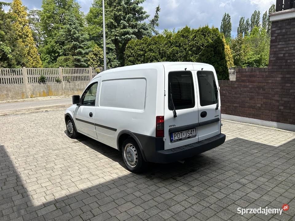 Opel Combo 14i serwisowany w ASO Ostrzeszów