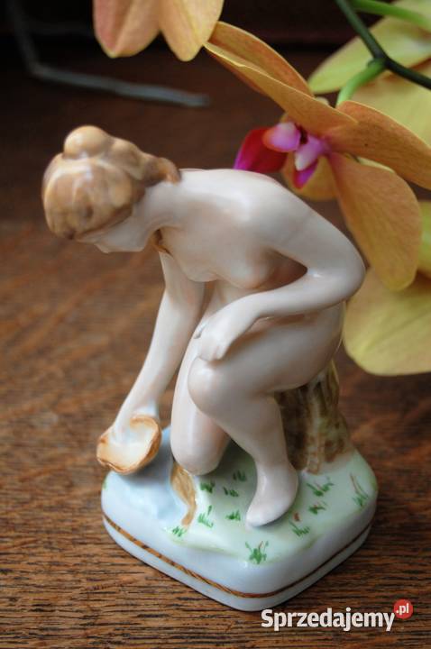 Figurka akt U źródła porcelana Ćmielów lubelskie Lublin