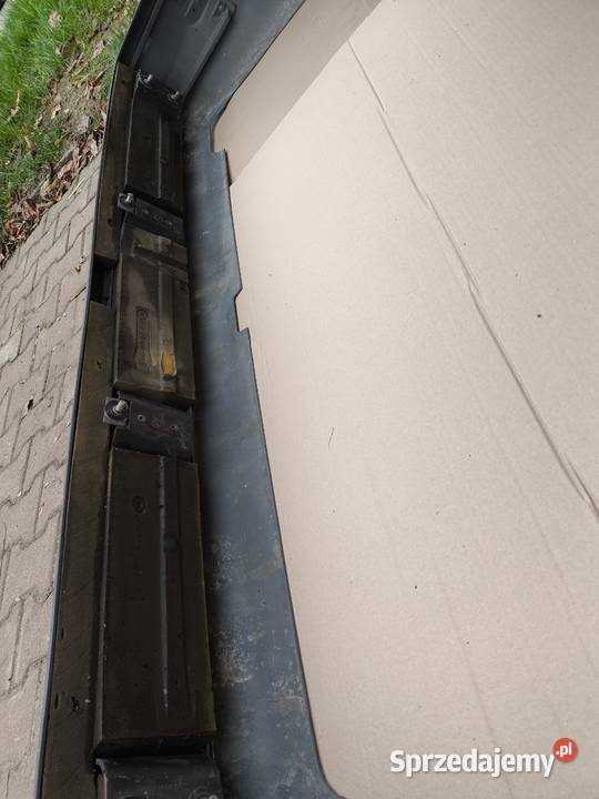 Mercedes W124 zderzak tylny wąska listwa tył Skarżysko-Kamienna