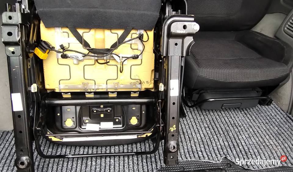 Fotele z podłokietnikami Peugeot 5008 Rumia