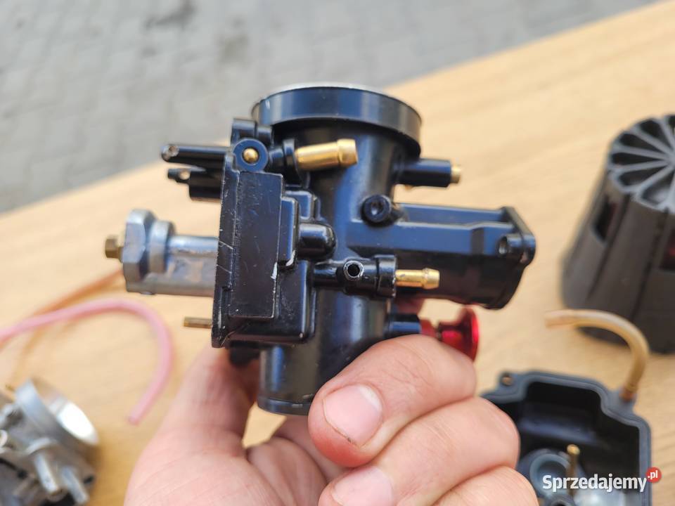 Sprzedam dwa gaźniki 28 pwk są w stanie i Gaźniki Wieluń