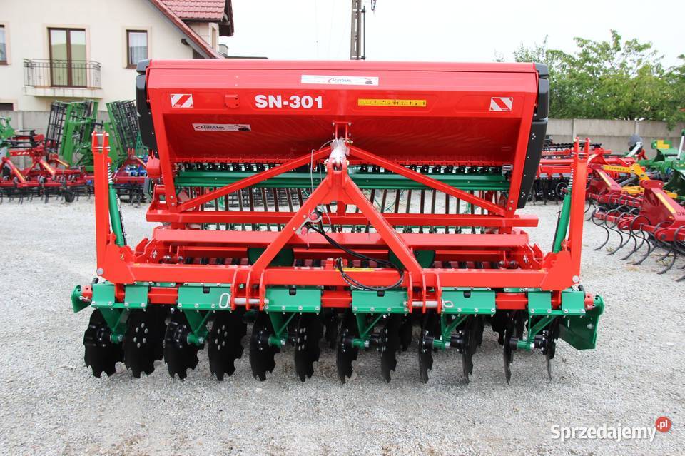 Zestaw siewny Agregat uprawowo siewnik zbożowy