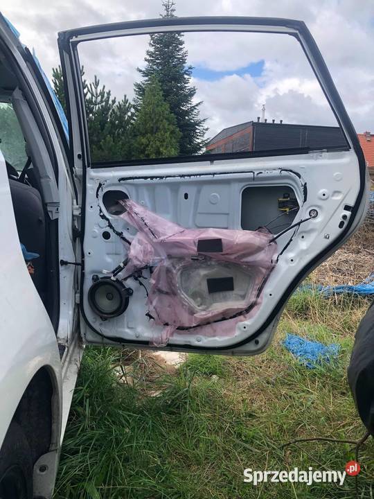 Drzwi tylne prawe Toyoty Prius Plus Toyota Prius Motoryzacja Poznań sprzedam
