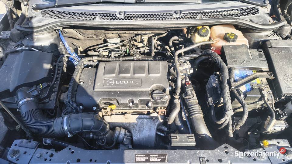Opel Astra J 14 T 2010 Sportstourer podkarpackie Szczawne