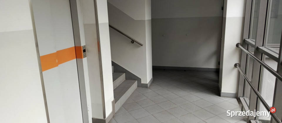 Sprzedam dwupokojowe mieszkanie balkon piwnica Rok budowy 2000 Kraków sprzedam