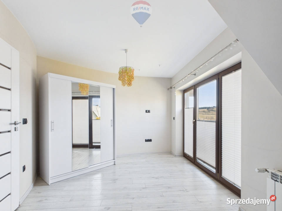 Dom na peryferiach Nowego Targu Morawczyna 121 Liczba pokoi 11