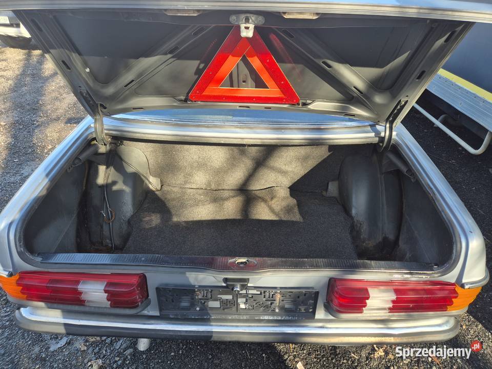 MercedesBenz 230E W123 23 benzyna 136 Manual Bujaków