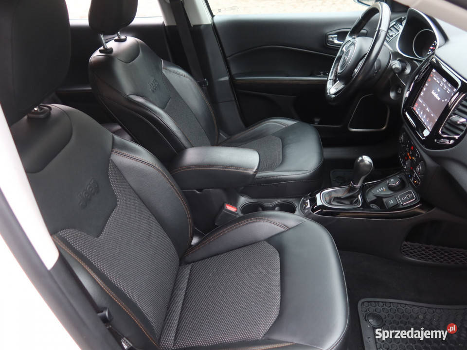 Jeep Compass 14 MultiAir światła przeciwmgielne