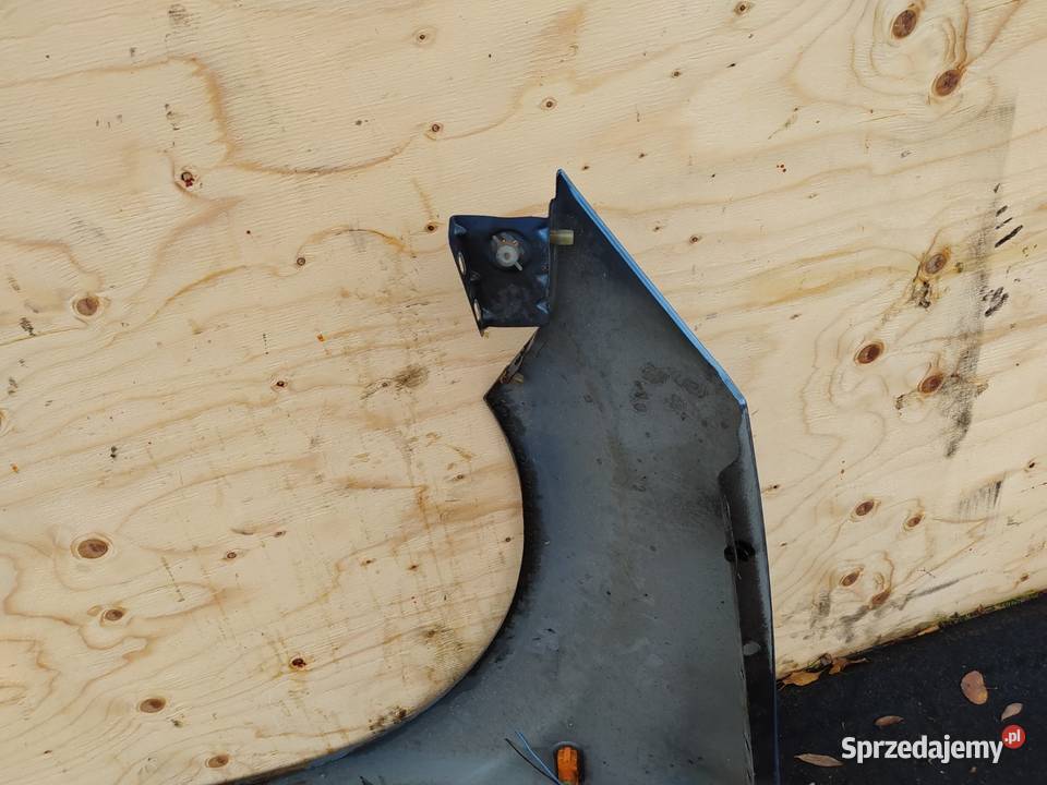 FORD FIESTA MK6 LIFT Q1 5D BŁOTNIK PRZÓD PRAWY Zbierkowo