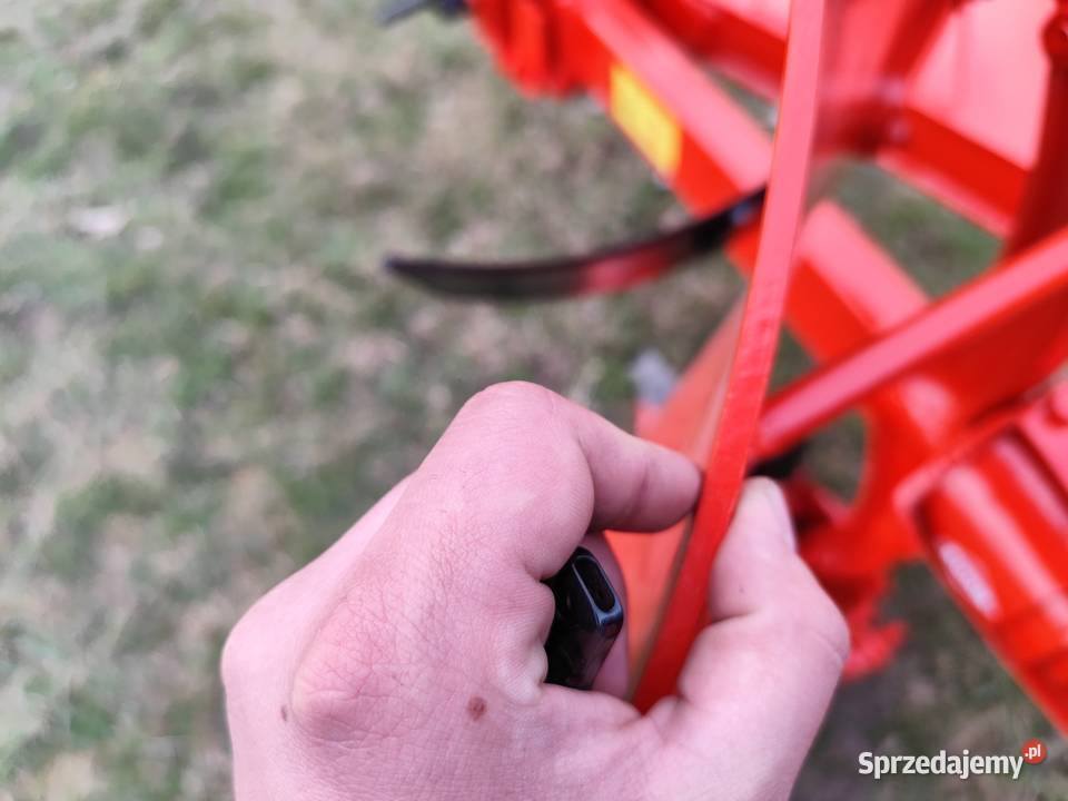 Pług obrotowy Kuhn 4 skibowy 31 Zabezpieczenie łódzkie Żychlin