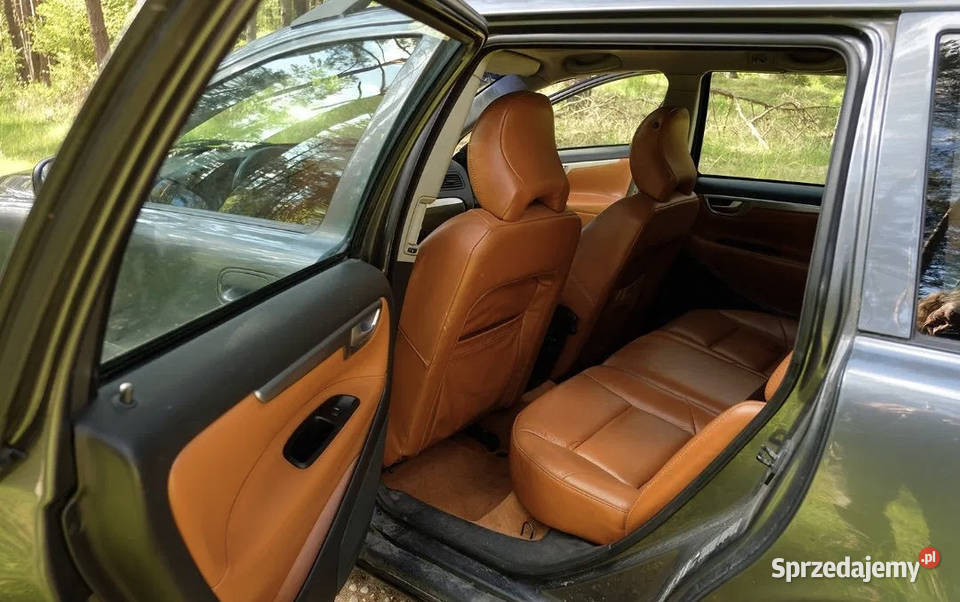 Volvo V70R z ręczną skrzynią zatulejowaniu w FSV nieuszkodzony Poznań