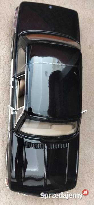 Nowy model BMW 2002 Tii w skali 118