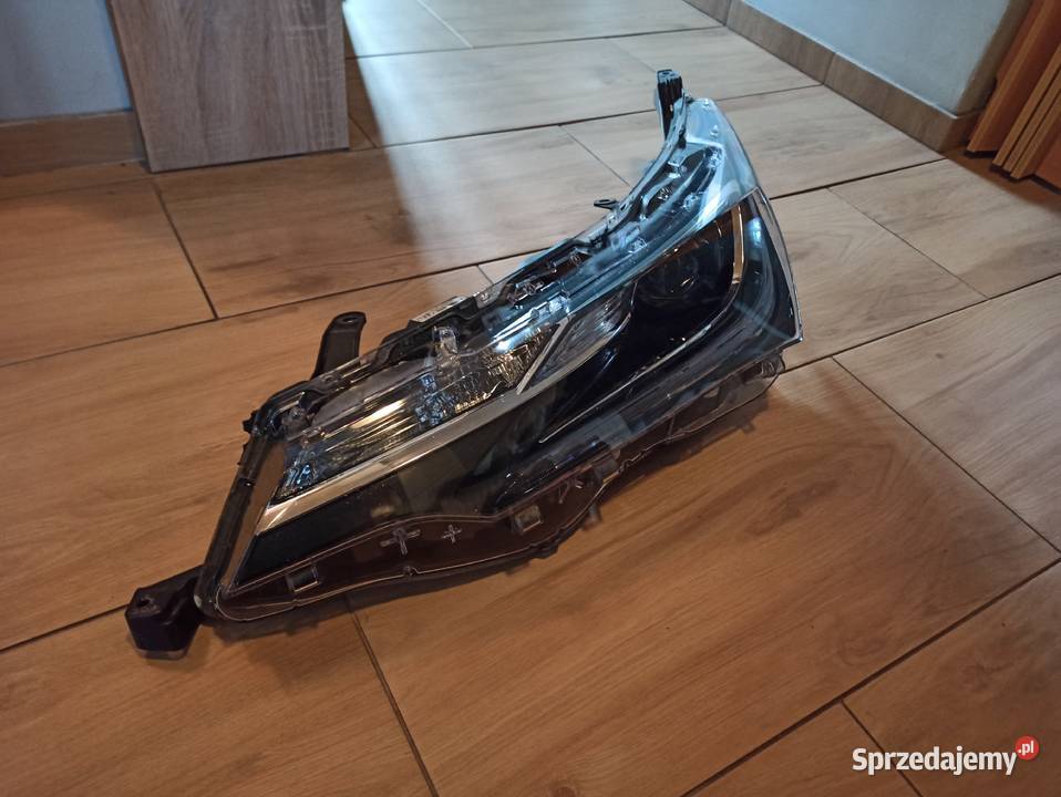 Reflektor Toyota Corolla OE 8115002L70 20132018 Lampy przednie świętokrzyskie Kielce