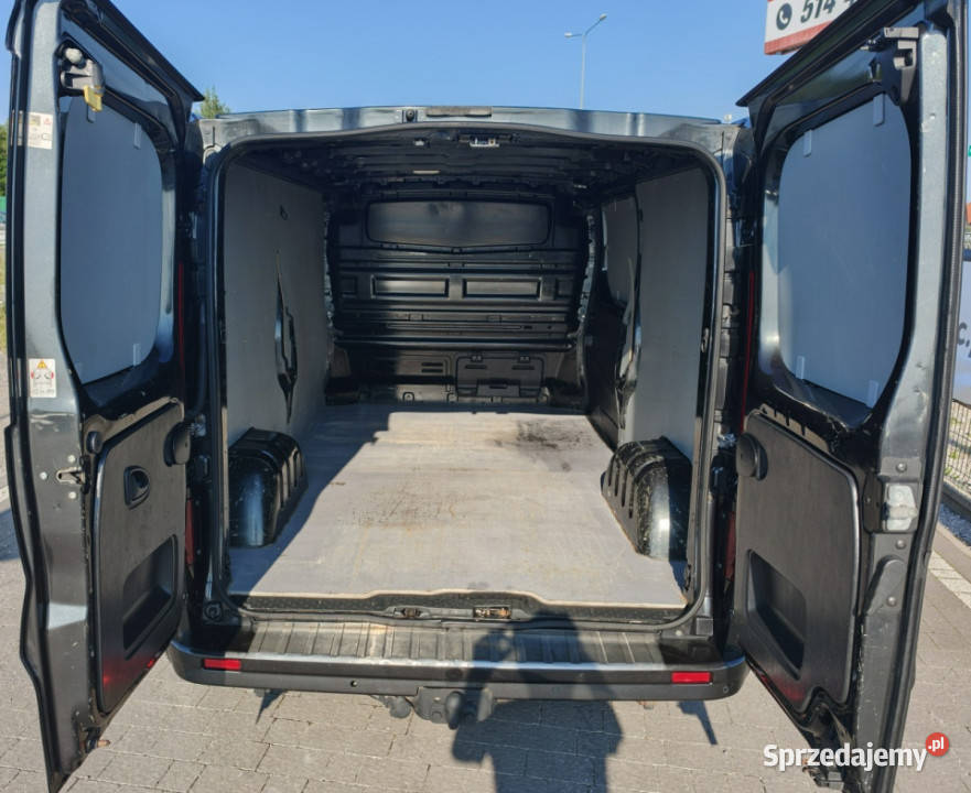 Opel Vivaro ładny Opel Vivaro 2015 Lipówki